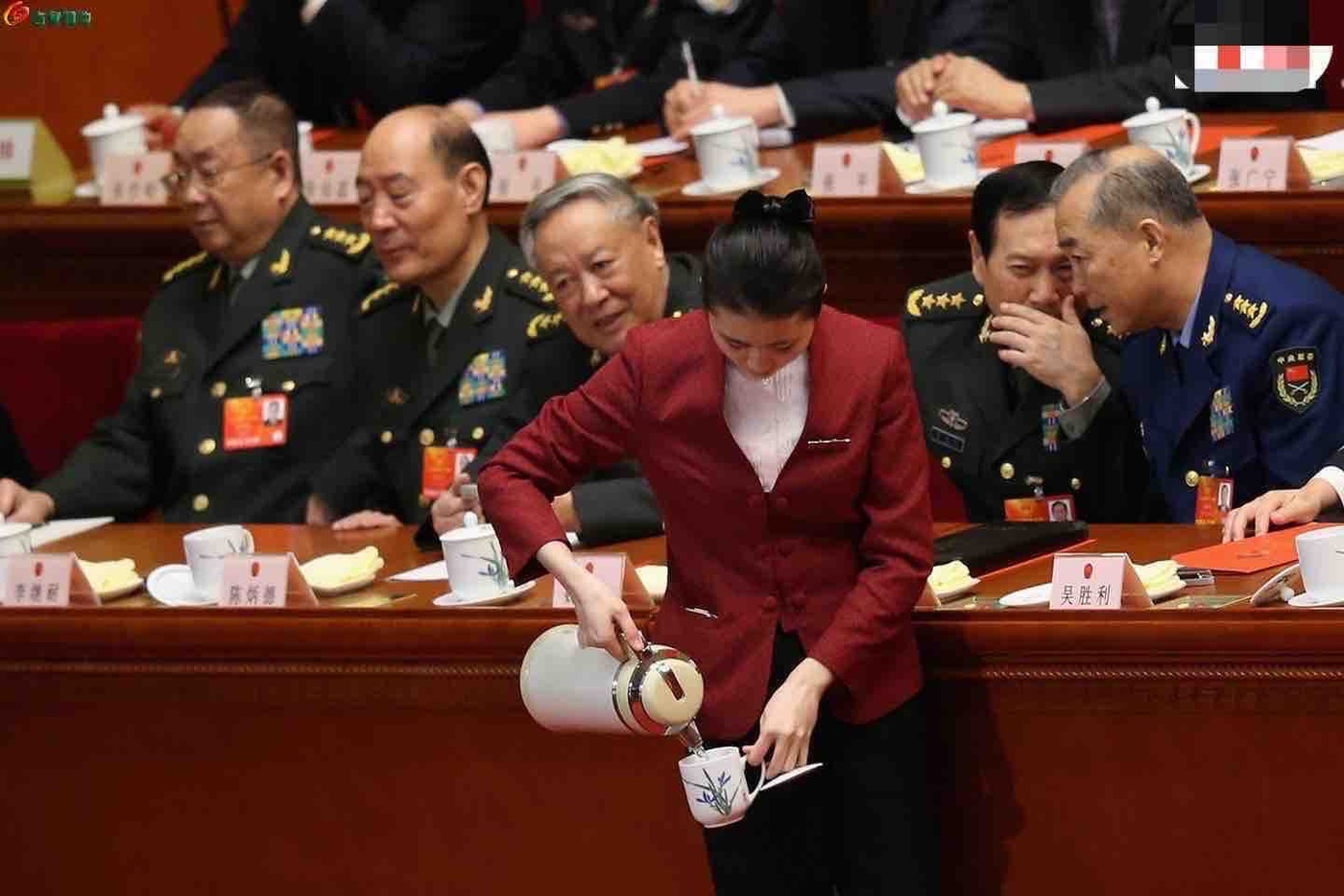 dvubb 图片点击可在新窗口打开查看