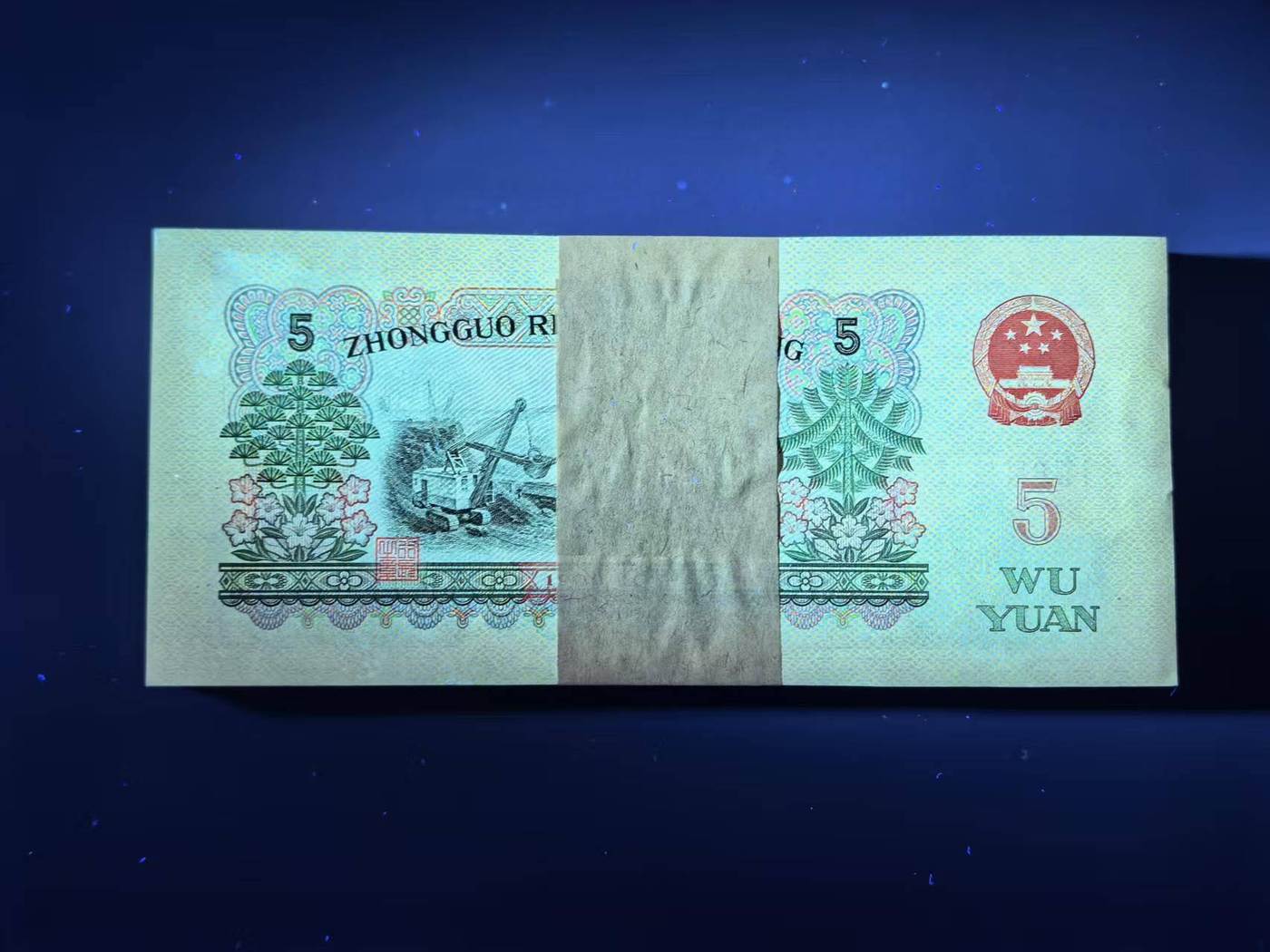 dvubb 图片点击可在新窗口打开查看