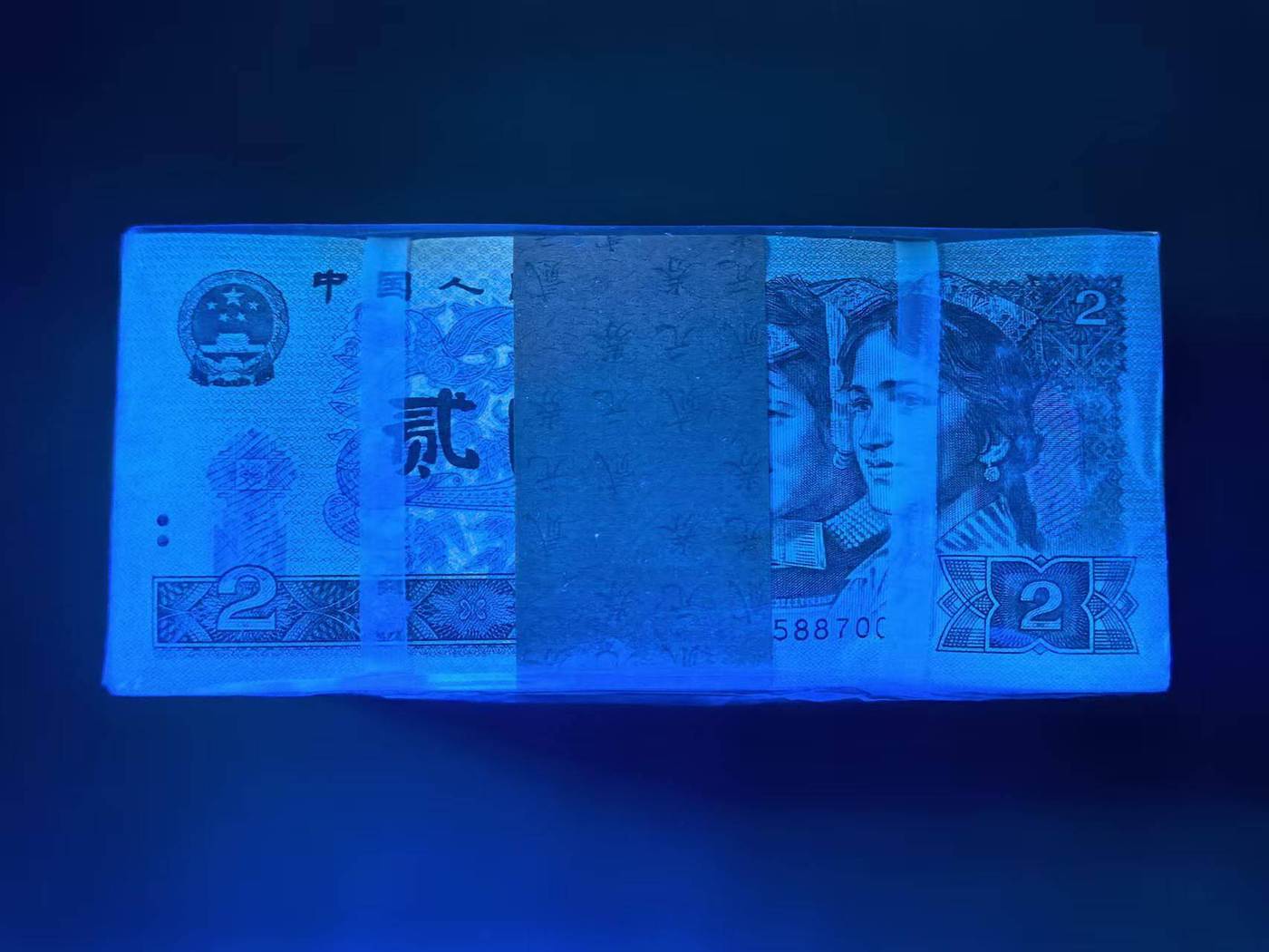 dvubb 图片点击可在新窗口打开查看