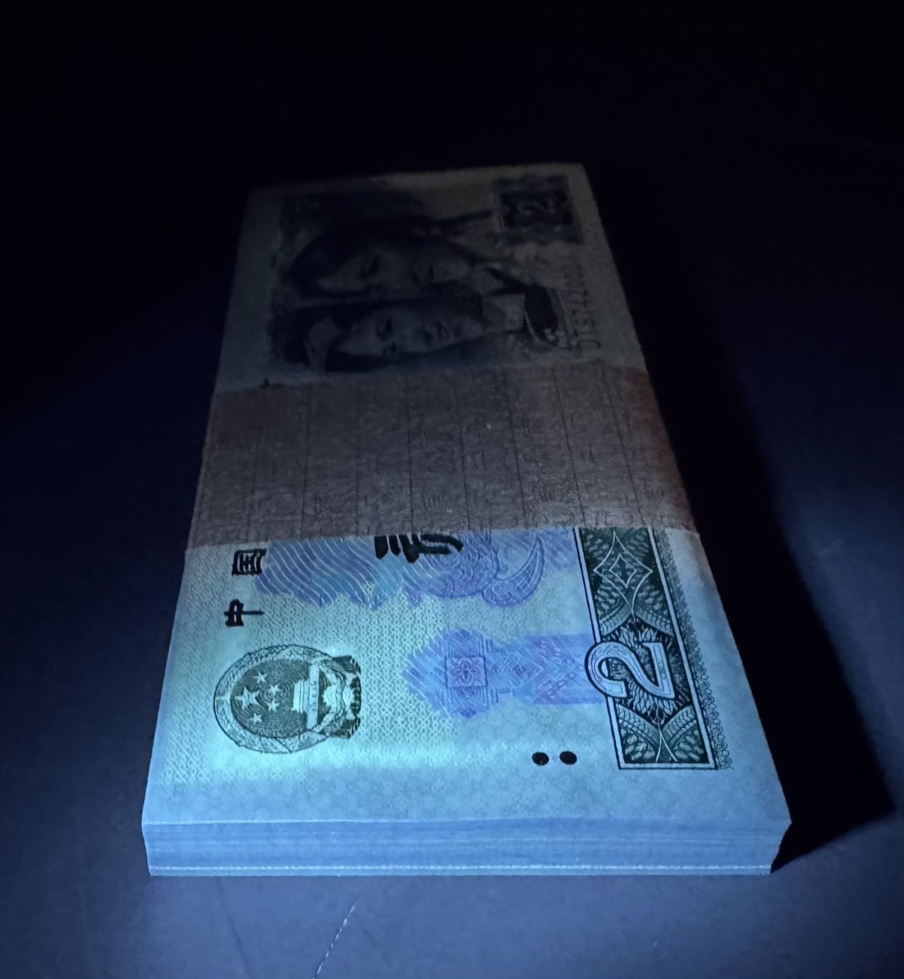 dvubb 图片点击可在新窗口打开查看