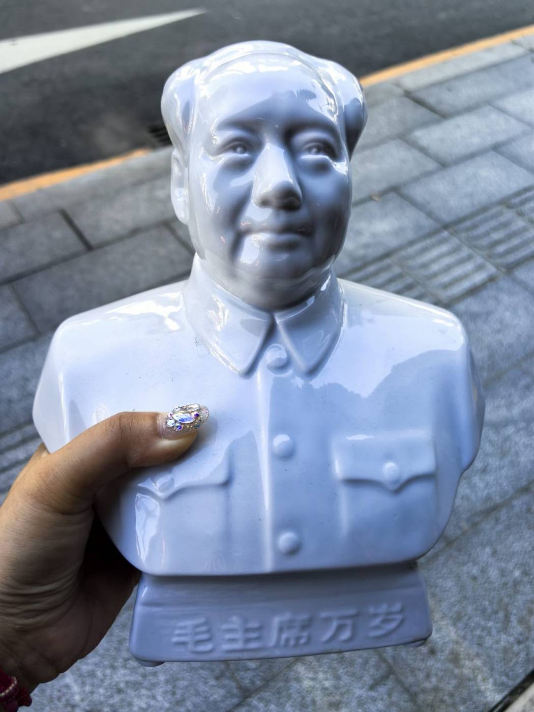 dvubb 图片点击可在新窗口打开查看