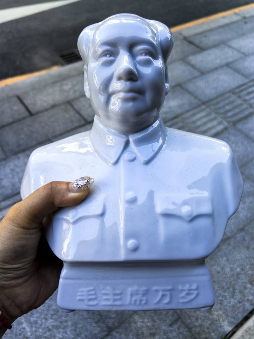 dvubb 图片点击可在新窗口打开查看